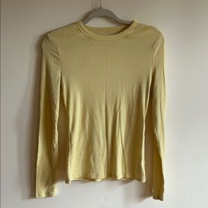 GAP Long Sleeve Crewneck Tee in Pale Yellow Stretch Rib Knit